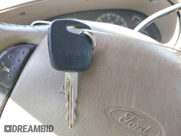 2002 Ford Expedition Eddie Bauer with VIN 1FMPU18L62LA76777, listed as a IAAI auction lot 42718720 with Not provided miles and . Bid and sale history available at DreamBid. Image 11.