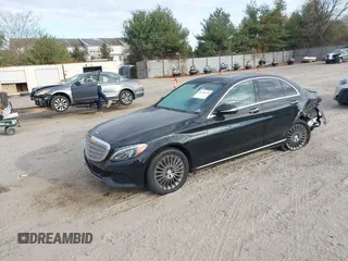 2015 Mercedes-Benz C-Class C 300 Luxury with VIN 55SWF4KB5FU020462, listed as a IAAI auction lot 40770678 with 136,442 mi miles. Bid and sale history available at carsss.com. Image 19.