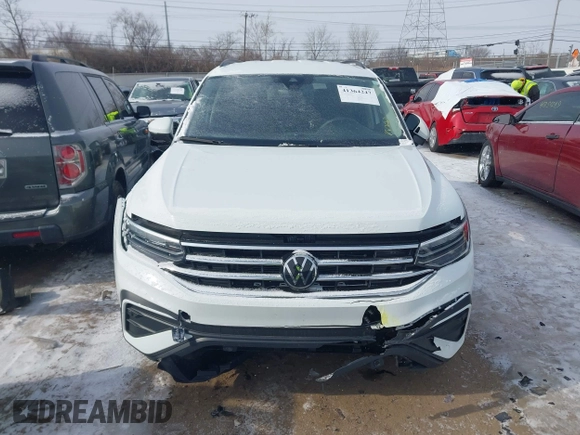 2024 Volkswagen Tiguan S с VIN 3VVFB7AX1RM103822, выставлен на аукционе IAAI как лот 41364247 с пробегом 10 407 миль миль и . История ставок и продаж доступна на DreamBid. Изображение 12.