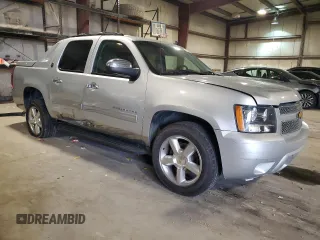2013 Chevrolet Avalanche LS with VIN 3GNTKEE78DG130546, listed as a Copart auction lot 81317134 with 164,240 mi miles and Salvage Title. Bid and sale history available at carsss.com. Image 4.