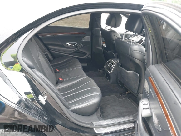 2014 Mercedes-Benz S 550 z VIN WDDUG8FB8EA067537, wystawiony jako IAAI lot #42261687 z przebiegiem 133 407 mil mil oraz . Historia ofert i sprzedaży dostępna na DreamBid. Obrazek 8.