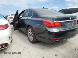 2011 BMW 7 Series 740i z VIN WBAKA4C51BC612517, wystawiony jako Copart lot #76987474 z przebiegiem Nie podano mil oraz Szkoda całkowita • Salvage title. Historia ofert i sprzedaży dostępna na DreamBid. Obrazek 2.