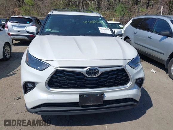 2024 Toyota Highlander LE z VIN 5TDKDRBH6RS544226, wystawiony jako IAAI lot #42083278 z przebiegiem 6 066 mil mil oraz . Historia ofert i sprzedaży dostępna na DreamBid. Obrazek 11.