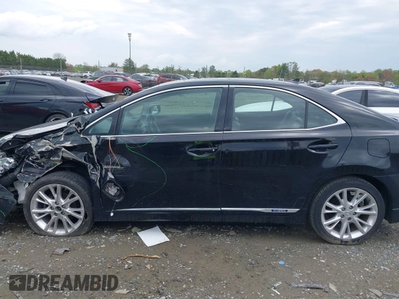 2010 Lexus HS with VIN JTHBB1BA2A2009222, listed as a IAAI auction lot 42030728 with 104,048 mi miles. Bid and sale history available at carsss.com. Image 14.