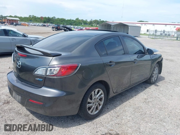 2012 Mazda 3 i Touring z VIN JM1BL1V75C1555049, wystawiony jako IAAI lot #42541766 z przebiegiem 236 988 mil mil oraz . Historia ofert i sprzedaży dostępna na DreamBid. Obrazek 4.