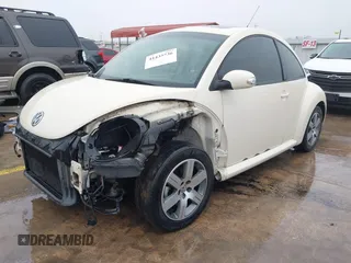 2006 Volkswagen New Beetle Coupe with VIN 3VWRR31C66M423272, listed as a IAAI auction lot 41435736 with 133,042 mi miles. Bid and sale history available at carsss.com. Image 2.