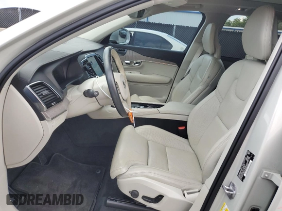2021 Volvo XC90 Inscription Expression with VIN YV4BR00L5M1756476, listed as a Copart auction lot 58177035 with 45,699 mi miles and Salvage title. Bid and sale history available at DreamBid. Image 7.