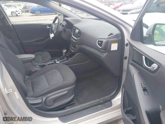 2017 Hyundai Ioniq Hybrid SEL with VIN KMHC75LC7HU046162, listed as a IAAI auction lot 41572953 with 170,499 mi miles. Bid and sale history available at carsss.com. Image 5.