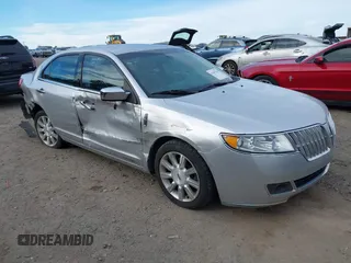 2011 Lincoln MKZ z VIN 3LNHL2GCXBR758450, wystawiony jako IAAI lot #41697538 z przebiegiem 90 430 mil mil oraz . Historia ofert i sprzedaży dostępna na DreamBid. Obrazek 1.