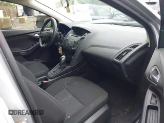2016 Ford Focus SE z VIN 1FADP3F29GL353908, wystawiony jako IAAI lot #42289308 z przebiegiem 94 937 mil mil oraz . Historia ofert i sprzedaży dostępna na DreamBid. Obrazek 5.