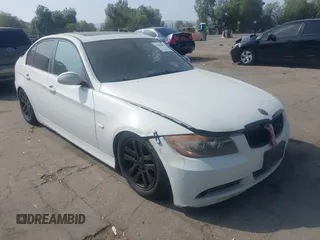 2007 BMW 3 Series 328i с VIN WBAVC53517FZ76519, выставлен на аукционе IAAI как лот 42595027 с пробегом Не указан миль и . История ставок и продаж доступна на DreamBid. Изображение 1.