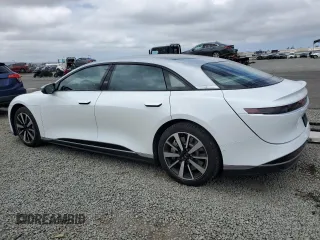 2022 Lucid Air Grand Touring z VIN 50EA1GBA6NA002123, wystawiony jako Copart lot #54435935 z przebiegiem 14 902 mil mil oraz Szkody całkowita. Historia ofert i sprzedaży dostępna na DreamBid. Obrazek 2.