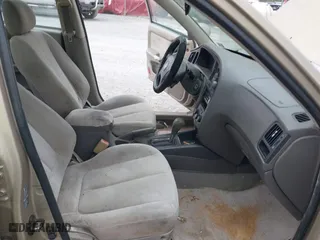2005 Hyundai Elantra GLS with VIN KMHDN46D55U991423, listed as a IAAI auction lot 42086765 with 221,975 mi miles. Bid and sale history available at carsss.com. Image 5.