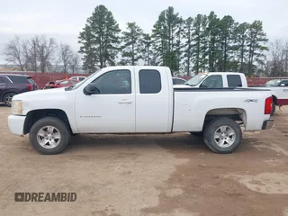 2011 Chevrolet Silverado 1500 Work Truck with VIN 1GCRKPE37BZ392695, listed as a IAAI auction lot 41654817 with 290,134 mi miles and . Bid and sale history available at DreamBid. Image 15.