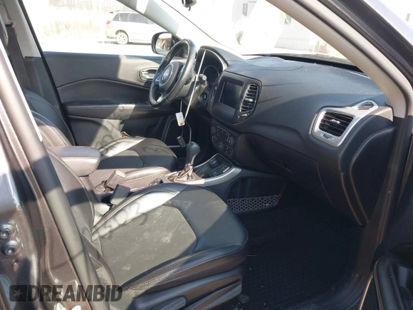 2019 Jeep Compass Latitude with VIN 3C4NJDBB2KT787029, listed as a IAAI auction lot 41704303 with 45,492 mi miles. Bid and sale history available at carsss.com. Image 5.
