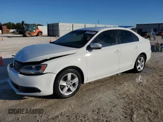 2014 Volkswagen Jetta TDI w/Premium с VIN 3VW3L7AJ3EM418221, выставлен на аукционе Copart как лот 81788464 с пробегом 151 875 миль миль и Списание • Salvage title. История ставок и продаж доступна на DreamBid. Изображение 1.