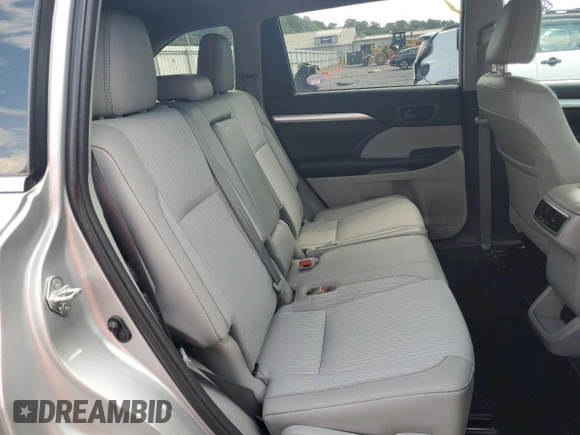 2019 Toyota Highlander LE with VIN 5TDBZRFH3KS975866, listed as a Copart auction lot 60226695 with 68,113 mi miles and Salvage title. Bid and sale history available at DreamBid. Image 11.