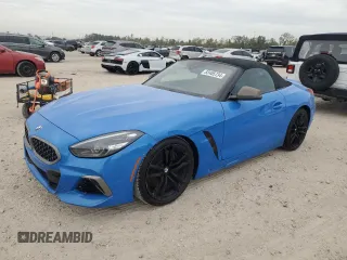 2020 BMW Z4 sDriveM40i with VIN WBAHF9C05LWW40270, listed as a Copart auction lot 82405734 with 0 mi miles and Non Repairable. Bid and sale history available at carsss.com. Image 1.
