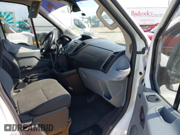 2016 Ford Transit XL z VIN 1FDZK1CM4GKB46112, wystawiony jako IAAI lot #42799593 z przebiegiem 207 041 mil mil oraz . Historia ofert i sprzedaży dostępna na DreamBid. Obrazek 5.