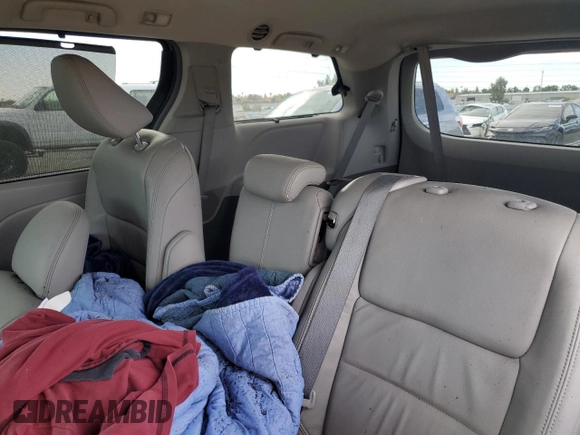 2015 Toyota Sienna XLE with VIN 5TDYK3DC4FS672992, listed as a Copart auction lot 52775715 with Not Provided miles and Non Repairable. Bid and sale history available at DreamBid. Image 10.