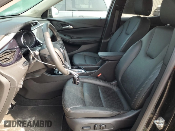 2022 Buick Encore GX Essence z VIN KL4MMGSL2NB116070, wystawiony jako Copart lot #60507625 z przebiegiem 40 067 mil mil oraz Szkoda całkowita • Salvage title. Historia ofert i sprzedaży dostępna na DreamBid. Obrazek 7.
