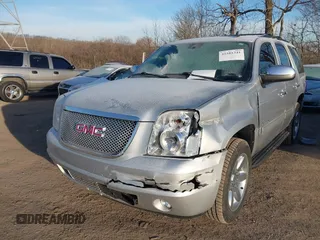 2014 GMC Yukon SLT with VIN 1GKS2CE00ER225071, listed as a IAAI auction lot 41581341 with 113,212 mi miles. Bid and sale history available at carsss.com. Image 18.