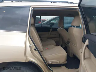 2011 Toyota Highlander with VIN 5TDZK3EH3BS038579, listed as a IAAI auction lot 37866988 with 128,956 mi miles. Bid and sale history available at carsss.com. Image 8.