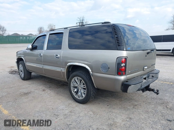 2003 Chevrolet Suburban Z71 with VIN 3GNFK16Z33G170733, listed as a IAAI auction lot 41741020 with 204,544 mi miles. Bid and sale history available at carsss.com. Image 3.