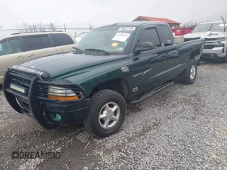 2000 Dodge Dakota SLT with VIN 1B7GG22X3YS508480, listed as a IAAI auction lot 41900645 with 105,652 mi miles and . Bid and sale history available at carsss.com. Image 17.