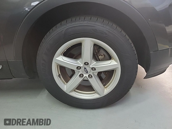 2017 Ford Explorer XLT z VIN 1FM5K8D89HGD08040, wystawiony jako IAAI lot #42516623 z przebiegiem 50 937 mil mil oraz . Historia ofert i sprzedaży dostępna na DreamBid. Obrazek 8.