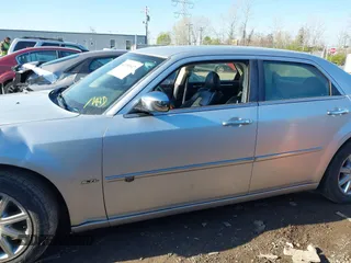 2010 Chrysler 300 C Hemi with VIN 2C3CA6CT4AH114698, listed as a IAAI auction lot 42050947 with 130,269 mi miles and . Bid and sale history available at carsss.com. Image 15.