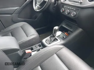 2017 Volkswagen Tiguan S z VIN WVGBV7AX1HK031235, wystawiony jako IAAI lot #42146876 z przebiegiem 95 028 mil mil oraz . Historia ofert i sprzedaży dostępna na DreamBid. Obrazek 5.