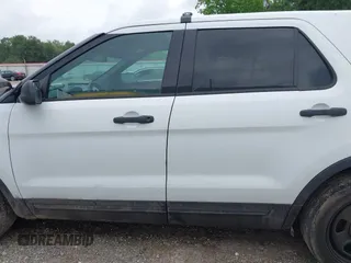 2016 Ford Police Interceptor Utility z VIN 1FM5K8AR7GGA08217, wystawiony jako IAAI lot #42180179 z przebiegiem 122 649 mil mil oraz . Historia ofert i sprzedaży dostępna na DreamBid. Obrazek 14.