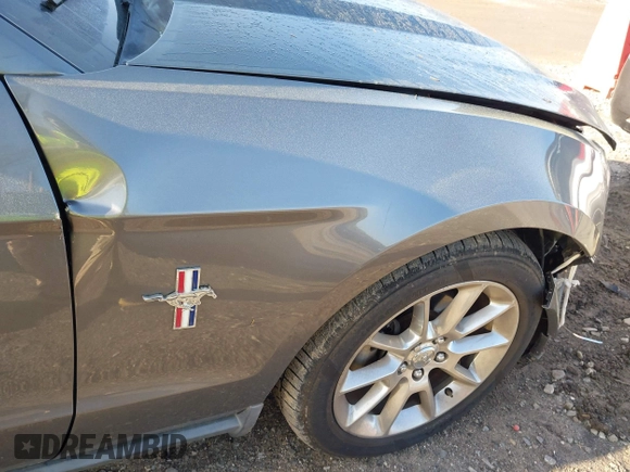 2010 Ford Mustang V6 с VIN 1ZVBP8AN6A5157773, выставлен на аукционе IAAI как лот 41921156 с пробегом 118 549 миль миль и . История ставок и продаж доступна на DreamBid. Изображение 14.