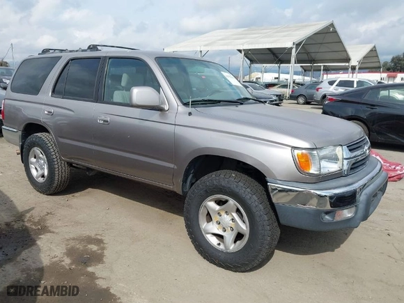 2001 Toyota 4Runner SR5 with VIN JT3GN86R410197183, listed as a IAAI auction lot 41935919 with 242,247 mi miles. Bid and sale history available at carsss.com. Image 1.