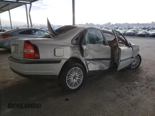 2001 Volvo S80 with VIN YV1TS90D411188848, listed as a Copart auction lot 82797104 with 0 mi miles and Salvage Title. Bid and sale history available at carsss.com. Image 3.