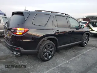 2025 Honda Pilot Sport with VIN 5FNYG2H3XSB011908, listed as a Copart auction lot 84303944 with 2,834 mi miles and Salvage Title. Bid and sale history available at carsss.com. Image 3.