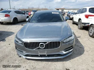 2017 Volvo S90 Inscription with VIN YV1A22ML1H1001821, listed as a Copart auction lot 46078893 with 62,122 mi miles. Bid and sale history available at carsss.com. Image 5.