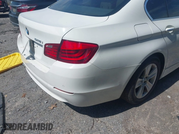 2013 BMW 5 Series 528i with VIN WBAXG5C50DD231166, listed as a IAAI auction lot 42622581 with 147,881 mi miles and . Bid and sale history available at DreamBid. Image 13.