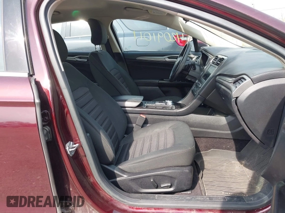 2017 Ford Fusion SE with VIN 3FA6P0HDXHR350377, listed as a IAAI auction lot 42091011 with 109,670 mi miles. Bid and sale history available at carsss.com. Image 5.