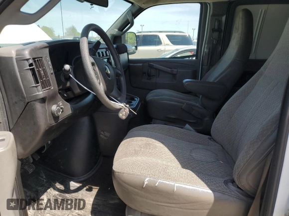 2020 Chevrolet Express Passenger LT z VIN 1GAZGPFP1L1268224, wystawiony jako Copart lot #54132585 z przebiegiem 200 621 mil mil oraz Tytuł czysty. Historia ofert i sprzedaży dostępna na DreamBid. Obrazek 7.
