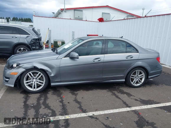 2014 Mercedes-Benz C with VIN WDDGF8AB5ER318166, listed as a IAAI auction lot 41911146 with 115,691 mi miles. Bid and sale history available at carsss.com. Image 14.