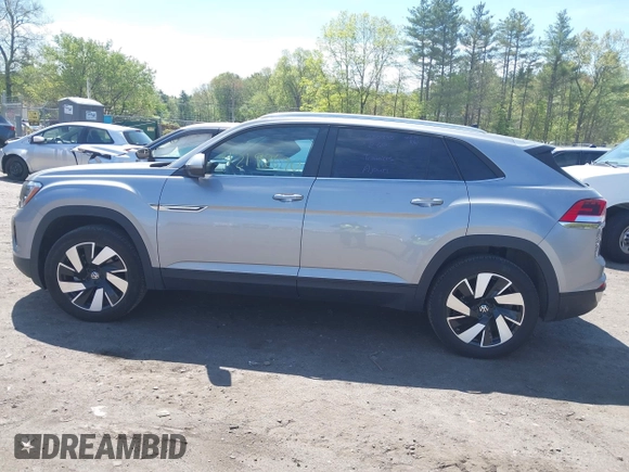 2024 Volkswagen Atlas SE z VIN 1V2KE2CA9RC211783, wystawiony jako IAAI lot #42192690 z przebiegiem 25 361 mil mil oraz . Historia ofert i sprzedaży dostępna na DreamBid. Obrazek 14.