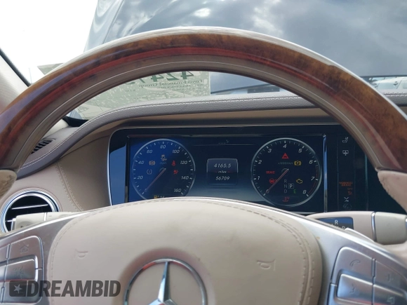 2017 Mercedes-Benz S 550 z VIN WDDUG8FB4HA307526, wystawiony jako IAAI lot #42473506 z przebiegiem 56 709 mil mil oraz . Historia ofert i sprzedaży dostępna na DreamBid. Obrazek 7.
