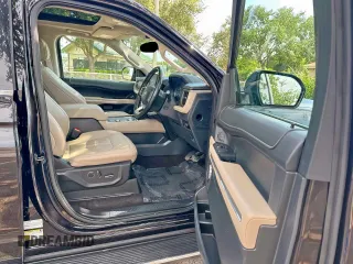 2023 Ford Expedition Max Limited z VIN 1FMJK2A86PEA15853, wystawiony jako Copart lot #58983085 z przebiegiem 62 805 mil mil oraz Czysty tytuł • Clean title. Historia ofert i sprzedaży dostępna na DreamBid. Obrazek 9.