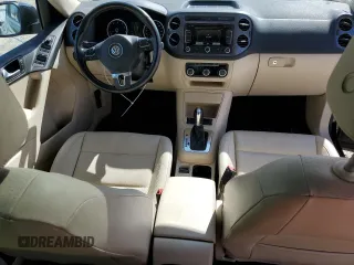 2012 Volkswagen Tiguan SE with VIN WVGAV7AX1CW610349, listed as a Copart auction lot 49250985 with 139,718 mi miles and Salvage Title. Bid and sale history available at DreamBid. Image 8.