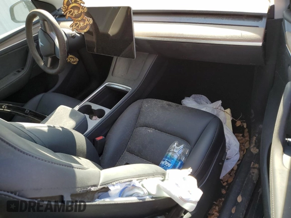 2024 Tesla Model Y Performance z VIN 7SAYGDEF4RF064207, wystawiony jako Copart lot #49477615 z przebiegiem Nie podano mil oraz Czysty tytuł • Clean title. Historia ofert i sprzedaży dostępna na DreamBid. Obrazek 8.