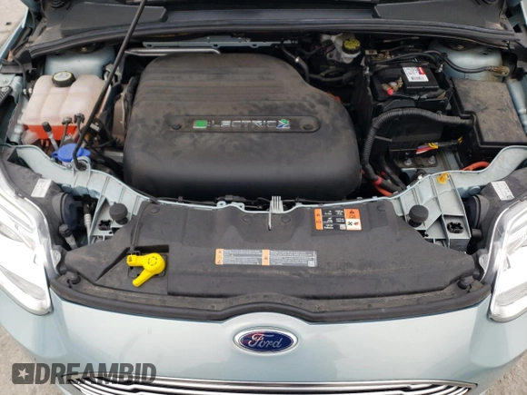 2013 Ford Focus Electric z VIN 1FADP3R46DL146756, wystawiony jako Copart lot #43419335 z przebiegiem 57 142 mil mil oraz Szkody całkowita. Historia ofert i sprzedaży dostępna na DreamBid. Obrazek 12.