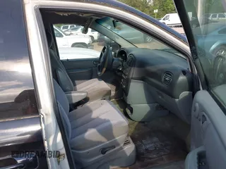 2006 Dodge Grand Caravan SE with VIN 1D4GP24R16B558664, listed as a IAAI auction lot 42025852 with 313,974 mi miles and . Bid and sale history available at DreamBid. Image 5.