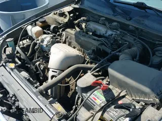 2000 Toyota Camry CE z VIN JT2BG28K8Y0396429, wystawiony jako IAAI lot #43076503 z przebiegiem 315 575 mil mil oraz . Historia ofert i sprzedaży dostępna na DreamBid. Obrazek 12.